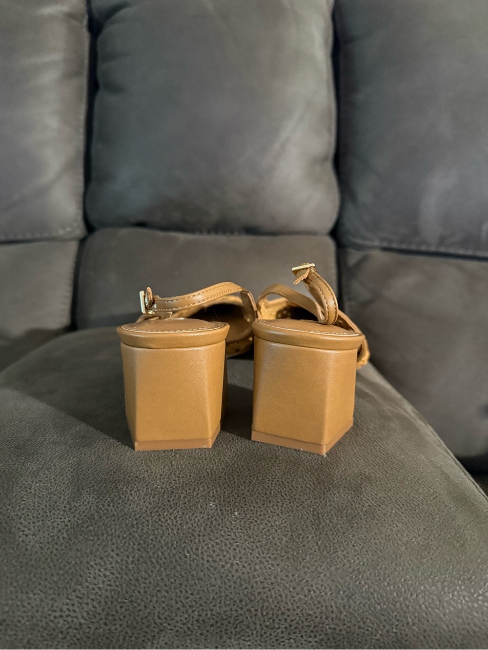 Steven madden Woven Slingback Block Heel Pumps — Tan size 8.5 - Picture 6 of 7